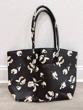 a new day Black Tote with Cream Brushstroke Floral Print